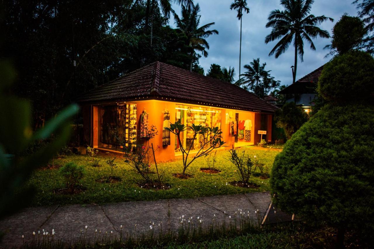 Готель Abad Green Forest Thekkady Kumily Екстер'єр фото